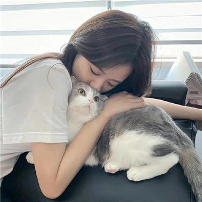 如果她的旗帜被折断了 封面